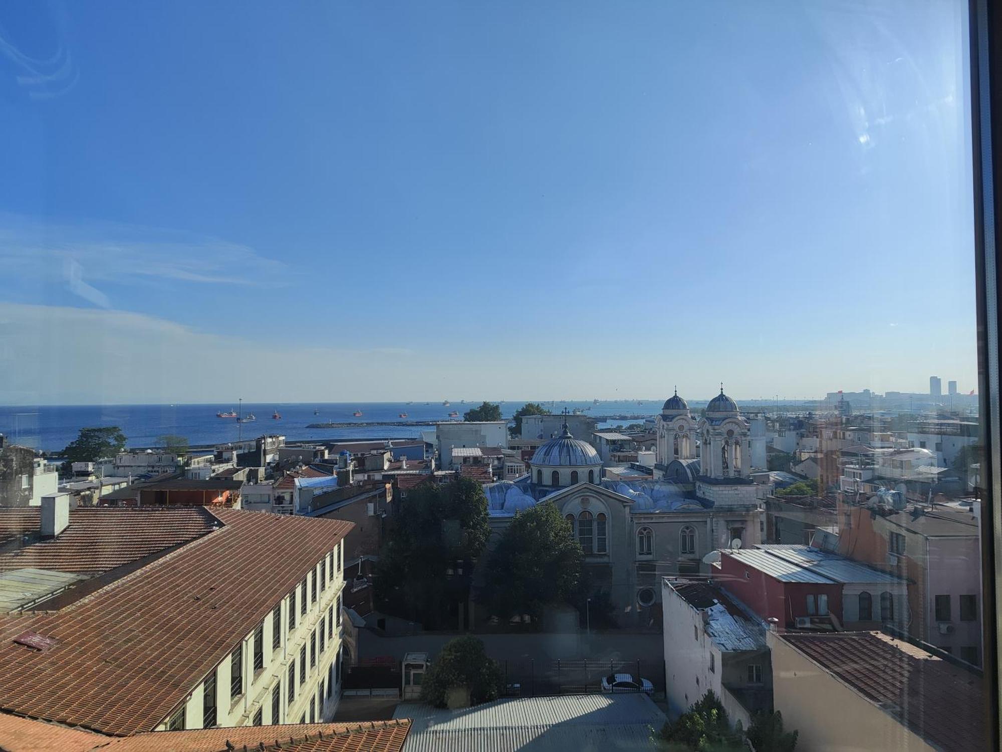 Grand Liza Hotel — Foto’s 1